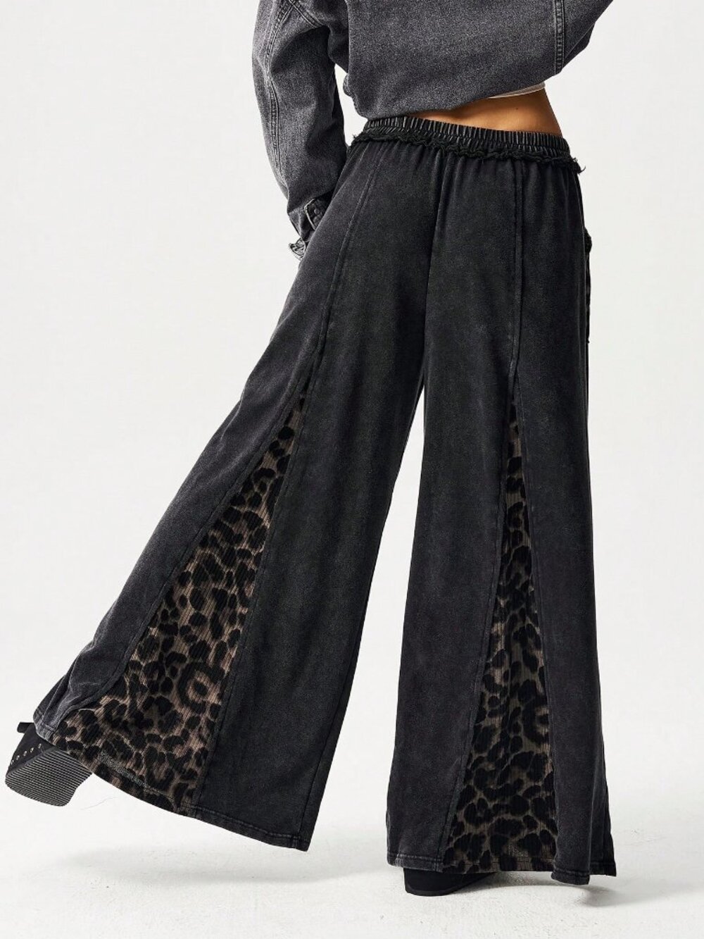 Black Casual Women's Plus Size Leopard Print High Waist Wide Leg Pants - Picture 2 of 8